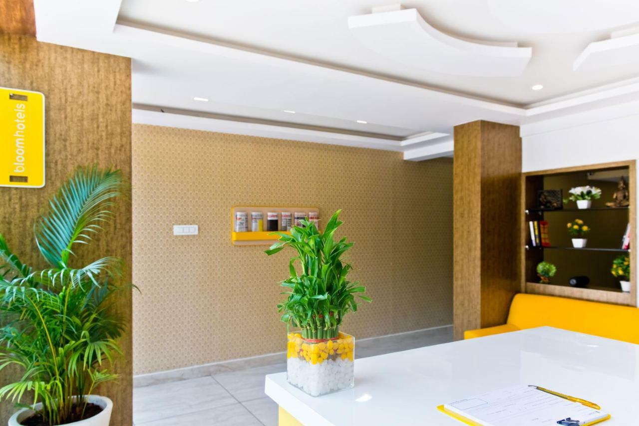 X By Bloom L Indiranagar Bangalore Exterior foto