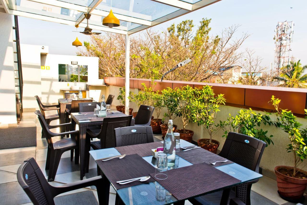 X By Bloom L Indiranagar Bangalore Exterior foto