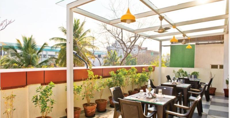 X By Bloom L Indiranagar Bangalore Exterior foto